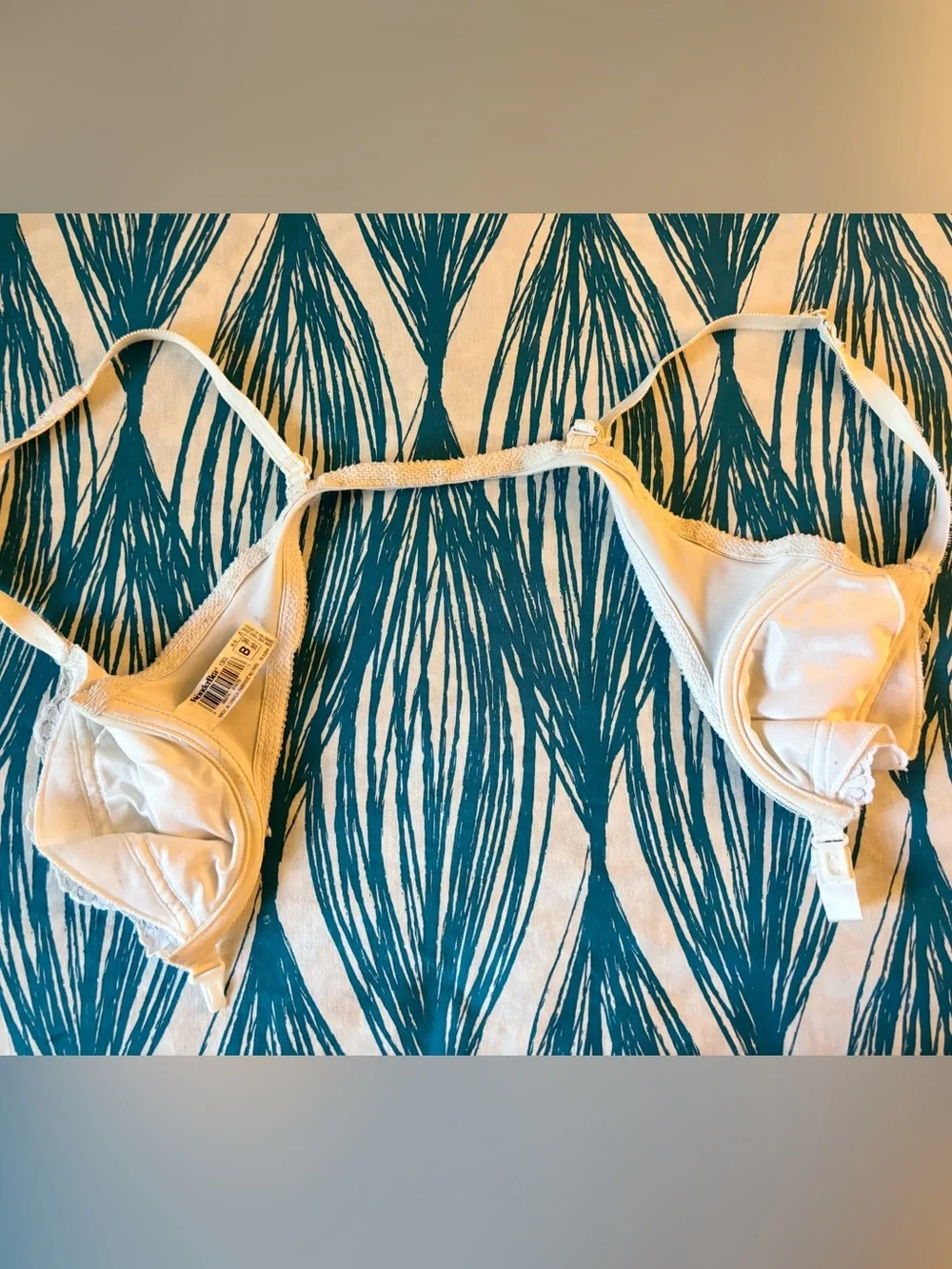 Wonderbra Lace Vintage Underwire Bra in size 36B.